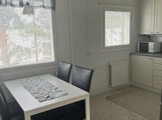 Punakettu * קוקולה